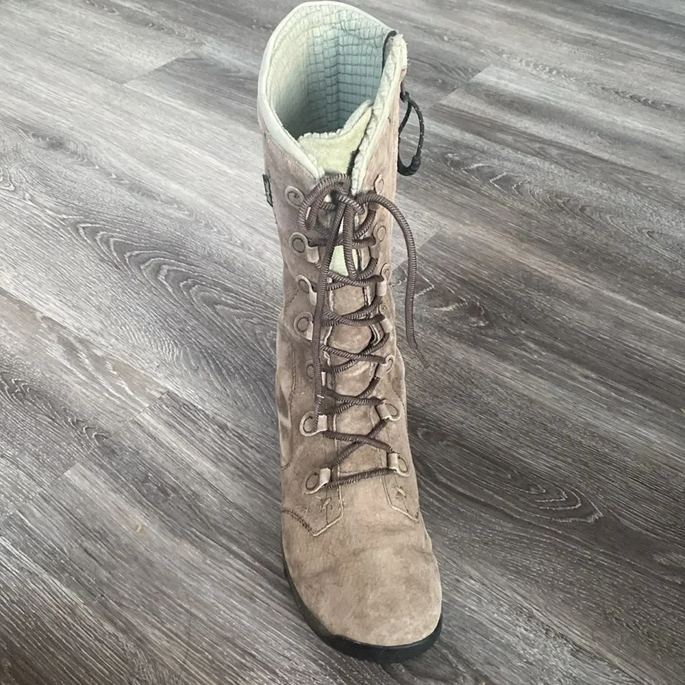 Teva Tan & Mint Green Suede Boots Lace-Up Tons of Details Insulations Boho sz11